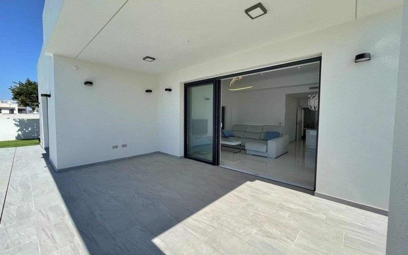 Obra Nueva - Villa - Rafal - polideportivo